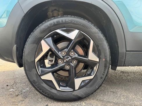 Used 2024 Kia Seltos EX AWD/4WD image 17