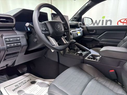 Used 2026 Toyota 4Runner 4WD image 22