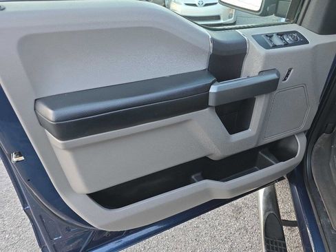 Used 2017 Ford F150 XLT image 13