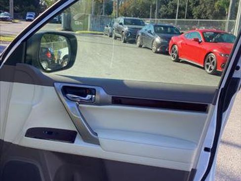 Used 2018 Lexus GX 460 Luxury image 23