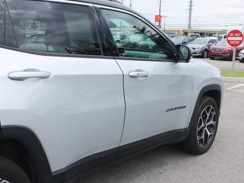 Used 2025 Jeep Compass Limited AWD/4WD image 46
