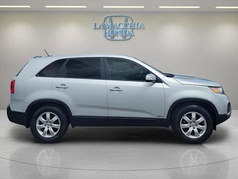 Used 2013 Kia Sorento LX image 6