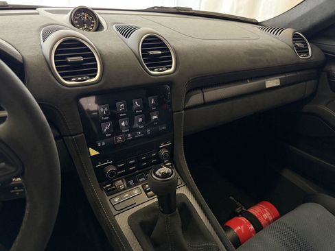 Used 2025 Porsche 718 Cayman GT4 RS image 17