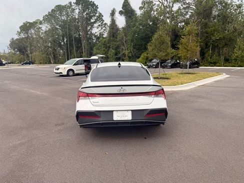 Used 2025 Hyundai Elantra Sport FWD image 16