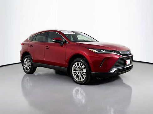 Certified 2024 Toyota Venza XLE image 1