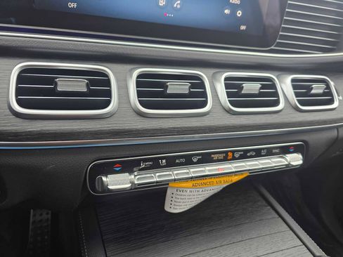 New 2026 Mercedes-Benz GLS 450 4MATIC image 32