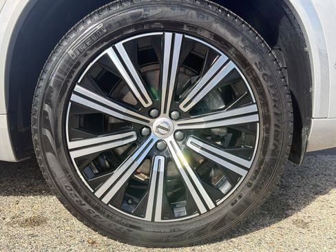 Used 2023 Volvo XC90 B6 Plus w/ Protection Package Premier image 9