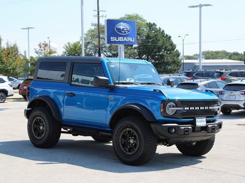 Used 2023 Ford Bronco Wildtrak image 3