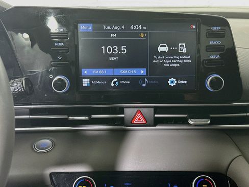 Used 2022 Hyundai Elantra SEL w/ Convenience + Premium Package FWD image 24