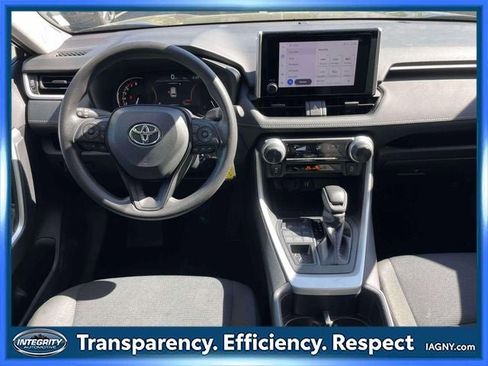 Used 2025 Toyota RAV4 LE AWD/4WD image 13
