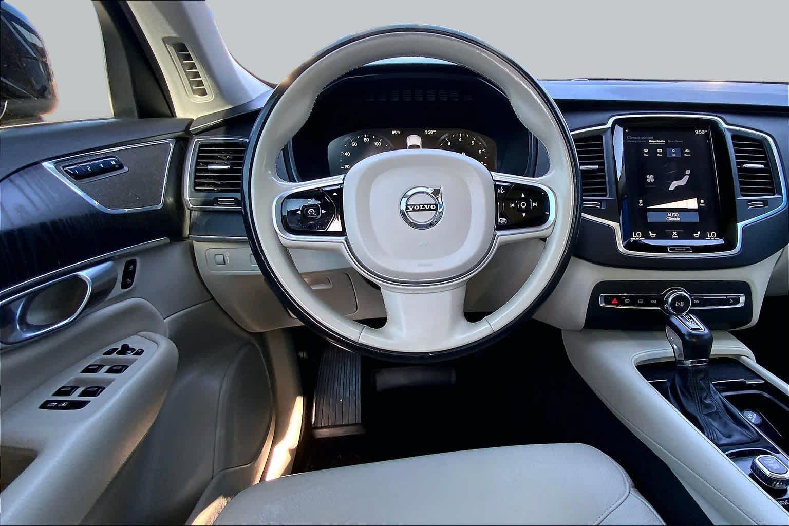 Used 2020 Volvo XC90 T5 Momentum w/ Protection Package Premier FWD image 6