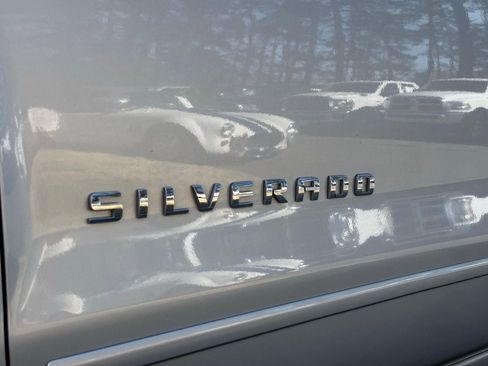 Used 2018 Chevrolet Silverado 1500 LT w/ All Star Edition image 16