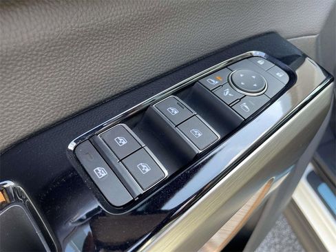 Used 2024 Nissan Pathfinder Platinum w/ Cargo Package image 16