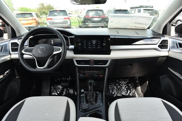 New 2026 Volkswagen Taos SE AWD/4WD image 7