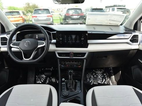 New 2026 Volkswagen Taos SE AWD/4WD image 7