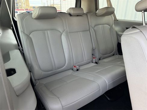 Used 2024 Jeep Wagoneer L Series II image 32