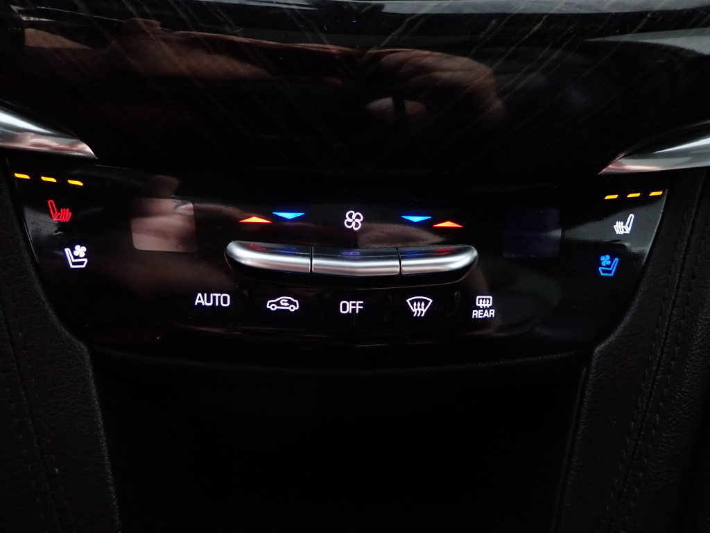 Used 2020 Cadillac XT6 Premium Luxury FWD image 5