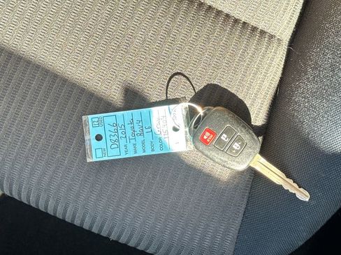 Used 2015 Toyota RAV4 LE image 28