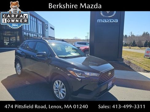 Used 2023 Toyota Corolla Cross LE image 1