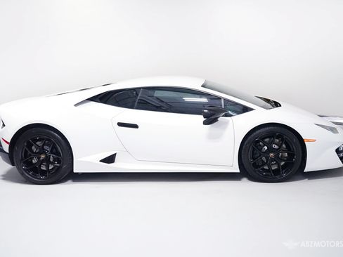Used 2019 Lamborghini Huracan LP 580-2 RWD image 3