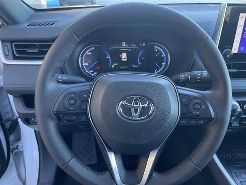 Used 2024 Toyota RAV4 SE image 10