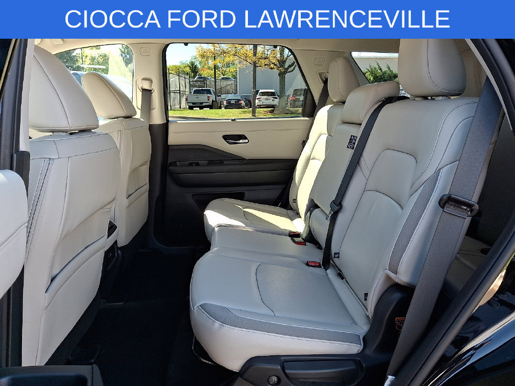 Used 2023 Nissan Pathfinder SL AWD/4WD image 14