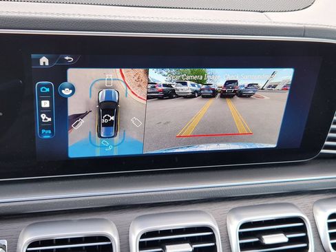 New 2026 Mercedes-Benz GLS 580 4MATIC image 18