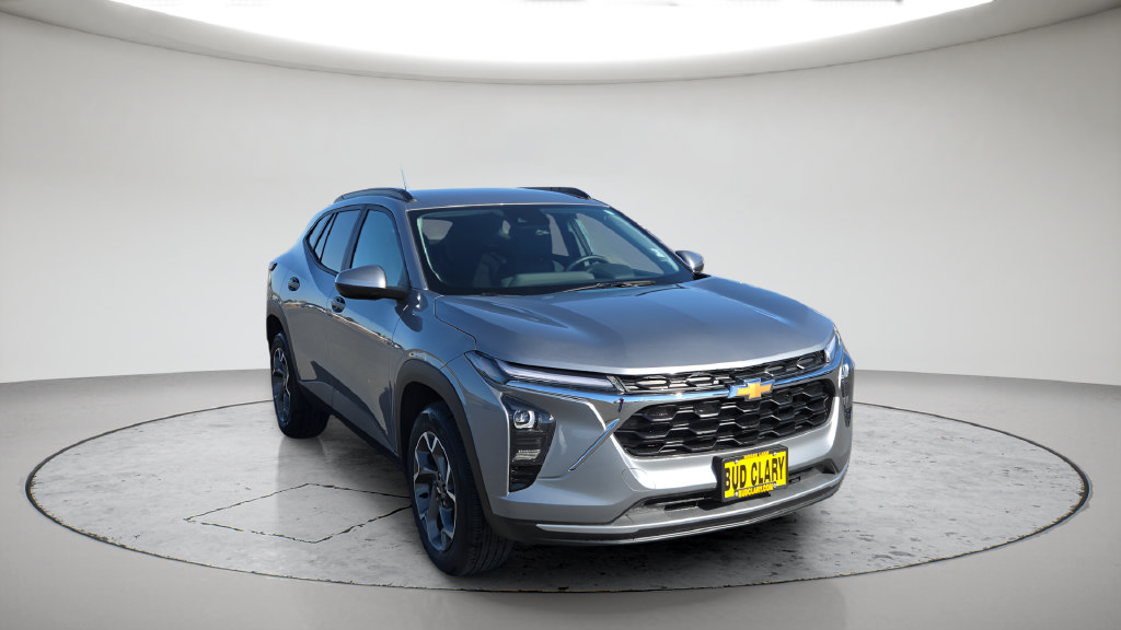 Used 2025 Chevrolet Trax LT w/ LT Convenience Package FWD image 19