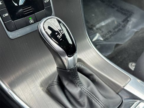 Used 2016 Volvo XC60 T5 Premier w/ Proximity Package image 20