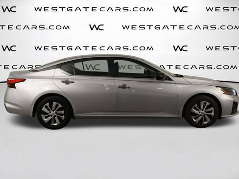 Used 2024 Nissan Altima 2.5 S FWD image 38