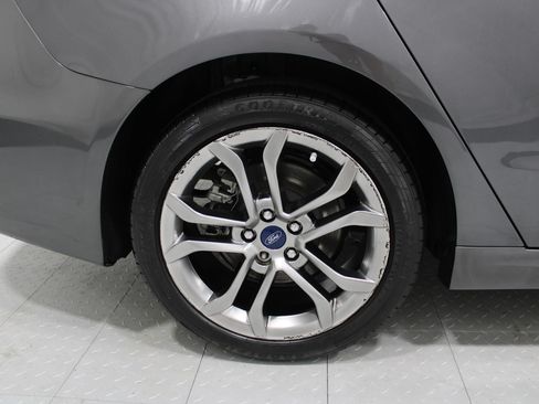 Used 2020 Ford Fusion SEL FWD image 5