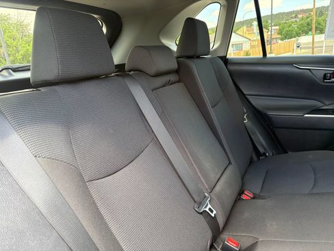 Used 2022 Toyota RAV4 LE FWD image 13