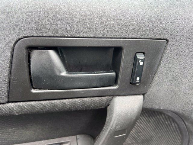 Used 2010 Ford Focus SE FWD image 23