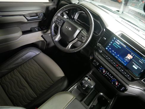 Used 2024 Chevrolet Silverado 1500 ZR2 w/ Technology Package AWD/4WD image 9