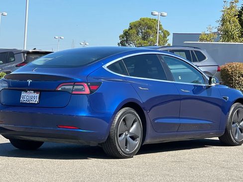 Used 2019 Tesla Model 3 Standard Range RWD image 2