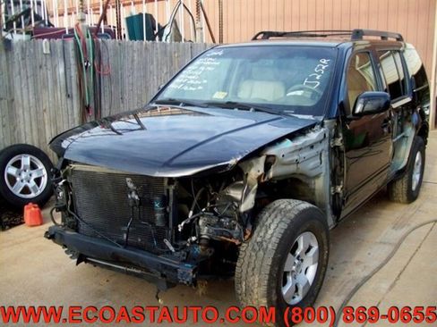 Used 2006 Nissan Pathfinder SE w/ (P01) Se Premium Pkg image 1