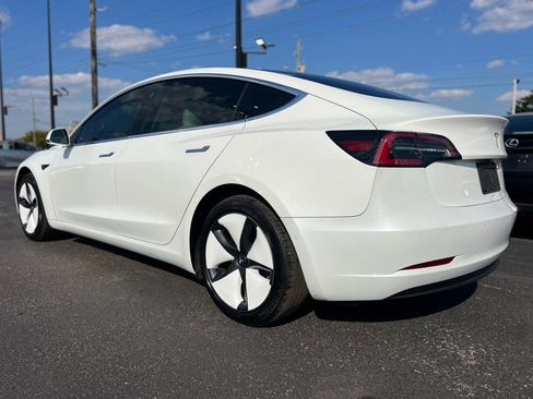 Used 2019 Tesla Model 3 Standard Range Plus image 4