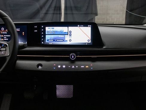 Used 2024 Nissan Ariya FWD image 24