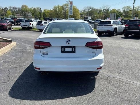 Used 2018 Volkswagen Jetta Wolfsburg Edition FWD image 7