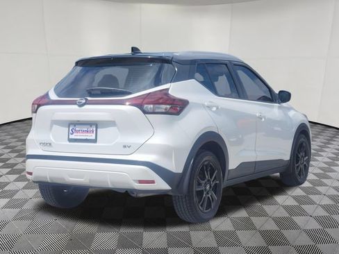 Used 2023 Nissan Kicks SV w/ Interior Electronics Package FWD image 5