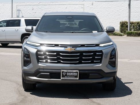 Used 2026 Chevrolet Equinox LT FWD image 2