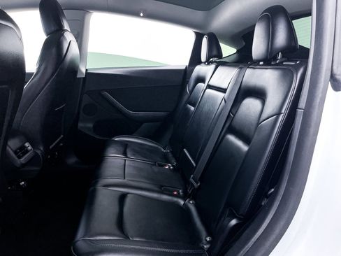 Used 2021 Tesla Model Y Long Range image 31