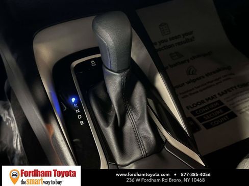 Used 2025 Toyota Corolla LE FWD image 28
