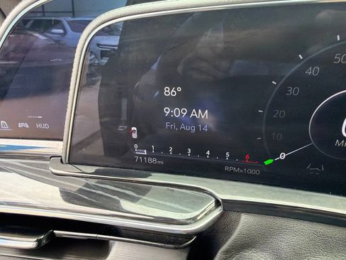 Used 2024 Cadillac Escalade Sport AWD/4WD image 29