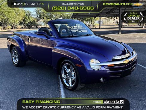 Used 2004 Chevrolet SSR w/ Preferred Equipment Group RWD image 2