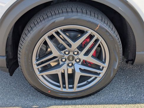 New 2026 Ford Explorer ST w/ Sun And Sound Package image 13