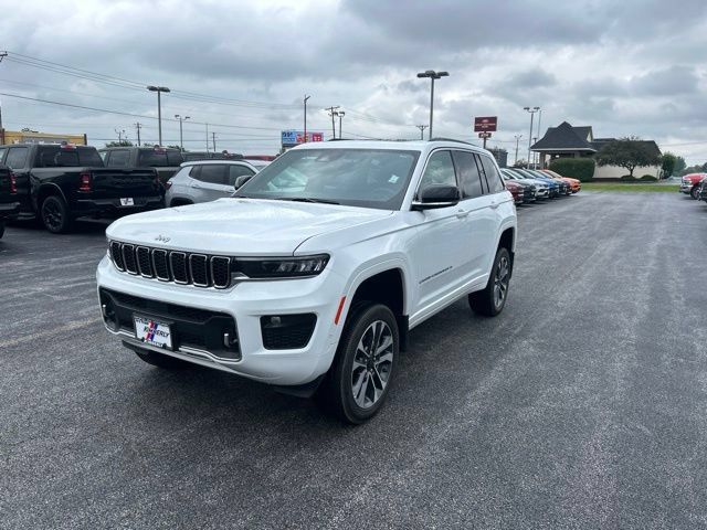 Used 2025 Jeep Grand Cherokee Overland w/ MOPAR Finishing Package AWD/4WD image 1