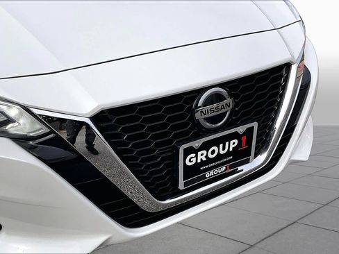 Certified 2022 Nissan Altima 2.5 SV w/ SV Premium Package FWD image 30