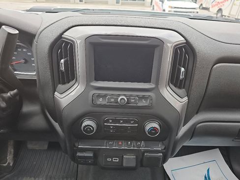 Used 2022 Chevrolet Silverado 2500 Custom w/ Custom Value Package AWD/4WD image 10