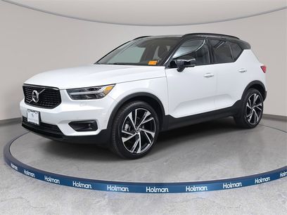Used 2022 Volvo XC40 T5 R-Design w/ Advanced Package